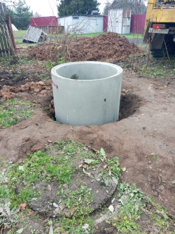 Бурение колодца в д. Карповское 11 колец